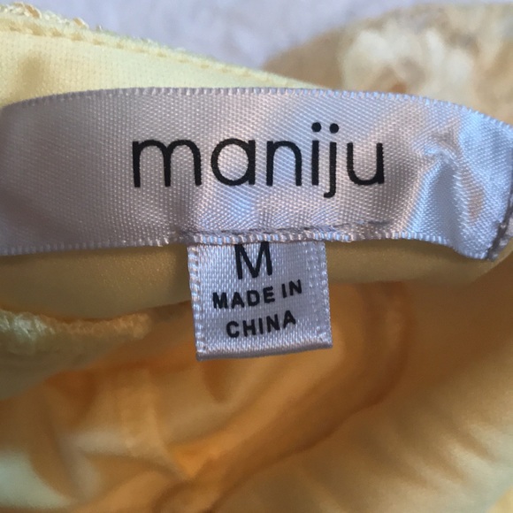 Maniju Lace Pale Yellow Dress - Picture 4 of 4